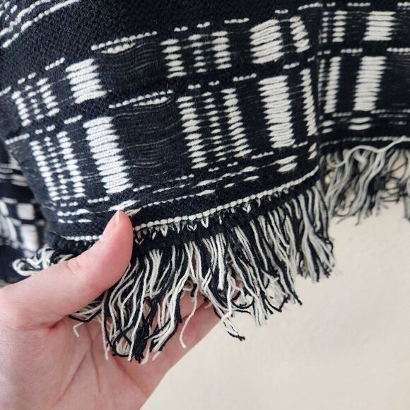 Wildfox Reese Ritzy Fringe Hem Sweater in Black and White NWT Size Medium - Picture 6 of 16